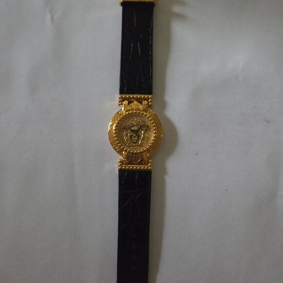 Women's Versace Medusa G10 watch - Picture 2 of 7